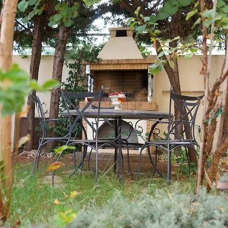 Aelia Luxury With Private Entrance Apartment